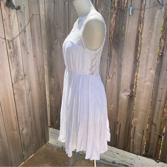 Free People White Lace Crochet Neckline Fiesta Mini Flowy dress size medium - Picture 11 of 16